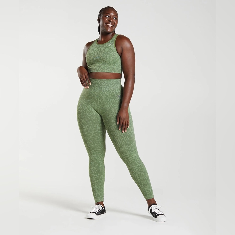 Gymshark green animal print workout activewear set - Picture 6 of 9